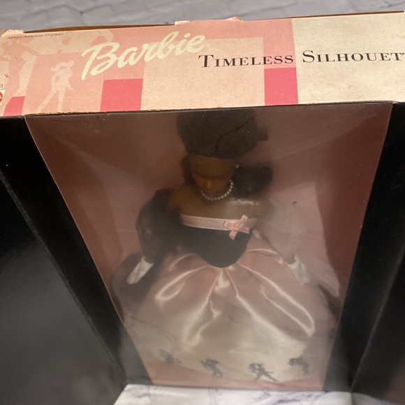 Timeless Silhouette African American Barbie include dress necklace gloves stand - Picture 7 of 8